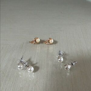 Elegant Pearl and Gold Earrings Set